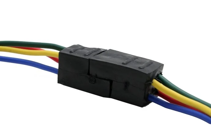 ARNES CONECTOR 4 POLOS HEMBRA / MACHO C-19 GM-047